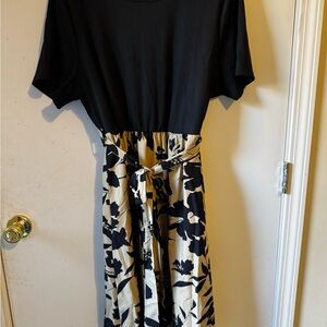 Nordstrom Black and White Midi Sundress with Crew Neck